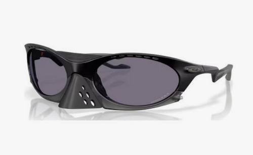 Oakley Plantaris Ανδρικά Γυαλιά Ηλίου με Μαύρο Κοκκάλινο Σκελετό και Μωβ Φακό OO9437-01